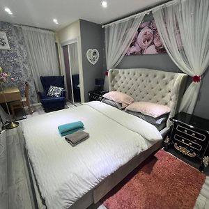 Rooms Near Canary Wharf